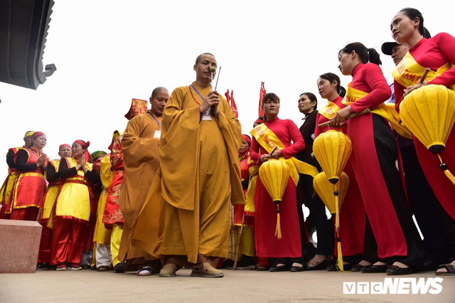 Ảnh: Vạn người tham gia lễ rước nước tại chùa Tam Chúc lớn nhất thế giới - Ảnh 11.