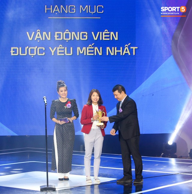Duy Mạnh cắm cờ trên tuyết được chọn là khoảnh khắc ấn tượng nhất của thể thao Việt Nam năm 2018 - Ảnh 8.