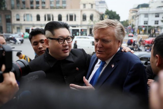 Bản sao Kim Jong-un và Trump tiết lộ định chơi golf và ăn đặc sản Hà Nội - Ảnh 1.