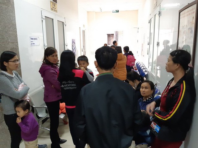 Bắc Ninh: Gần 400 học sinh mầm non nghi bị nhiễm khuẩn ấu trùng sán lợn phải xuống Hà Nội khám - Ảnh 12.