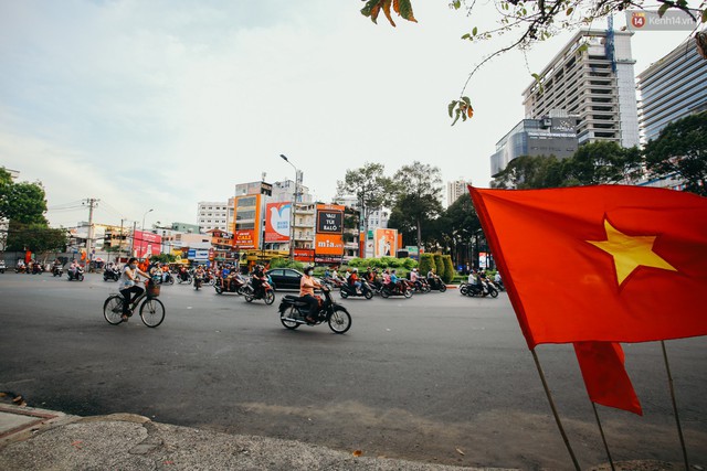 Sài Gòn bình yên lạ thường, đường phố vắng bóng phương tiện trong những ngày nghỉ lễ 30/4 - 1/5 - Ảnh 14.