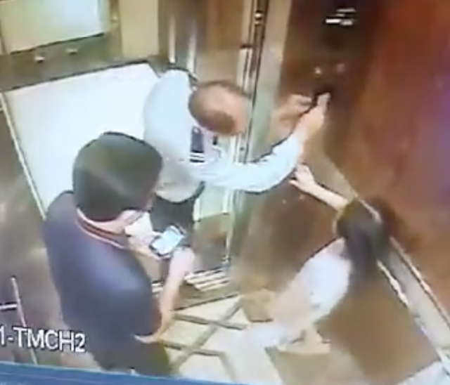 Nguyên Phó Viện trưởng VKS ép hôn bé gái trong thang máy chung cư có dấu hiệu tội dâm ô nhiều lần? - Ảnh 2.