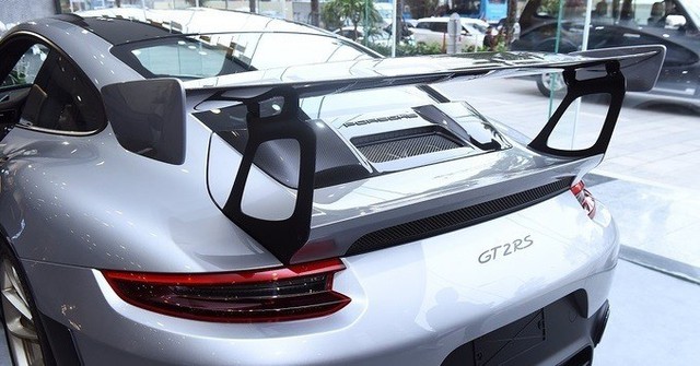 Cận cảnh xe sang Porsche 20 tỉ mới tậu của đại gia Đặng Lê Nguyên Vũ - Ảnh 1.