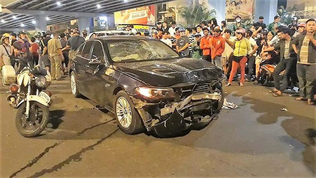 Nữ đại gia say xỉn lái xe BMW gây tai nạn ở Hàng Xanh có thể đối diện đến 10 năm tù - Ảnh 1.