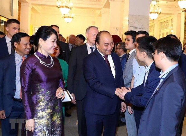 Thủ tướng Nguyễn Xuân Phúc và Phu nhân đến Saint Petersburg - Ảnh 7.