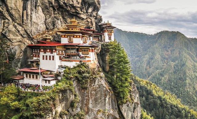 10 điều có thể bạn chưa biết về Bhutan - Vương quốc hạnh phúc mà ai cũng nên ghé thăm ít nhất một lần trong đời - Ảnh 1.