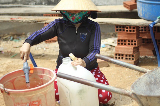 Bình Định đưa xe chữa cháy tiếp nước sinh hoạt cho người dân - Ảnh 10.