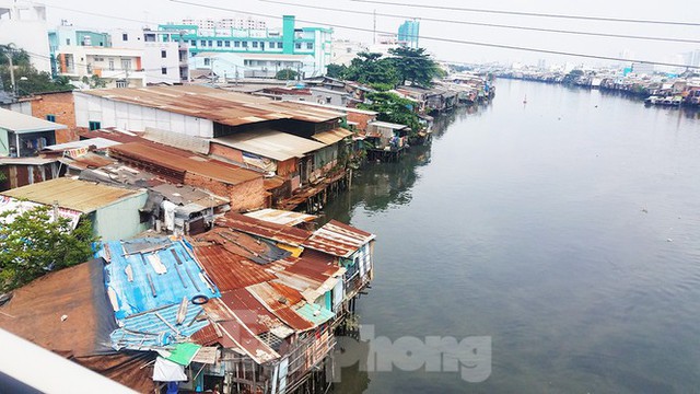 Sông rạch Sài Gòn bị bức tử như thế nào? - Ảnh 3. photo-2-15681696617481140012914 photo-2-15681696617481140012914 Sông rạch Sài Gòn bị bức tử như thế nào? - Ảnh 3. Sông rạch Sài Gòn bị 'bức tử' như thế nào? Sông rạch Sài Gòn bị ‘bức tử’ như thế nào? photo 2 15681696617481140012914