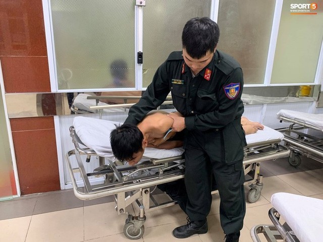 Nữ CĐV bị bỏng nặng vì trúng pháo: Vết nhơ của bóng đá Việt Nam - Ảnh 3.