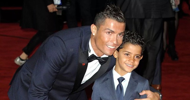 Ông bố Ronaldo nổi tiếng đào hoa, sát gái nhưng dạy con lại vô cùng chỉn chu và đáng ngưỡng mộ - Ảnh 1.