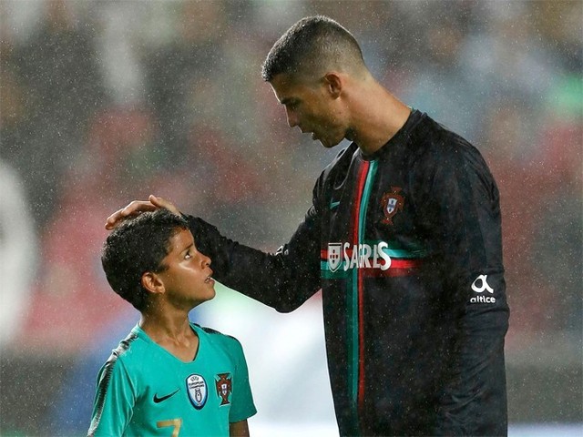 Ông bố Ronaldo nổi tiếng đào hoa, sát gái nhưng dạy con lại vô cùng chỉn chu và đáng ngưỡng mộ - Ảnh 4.