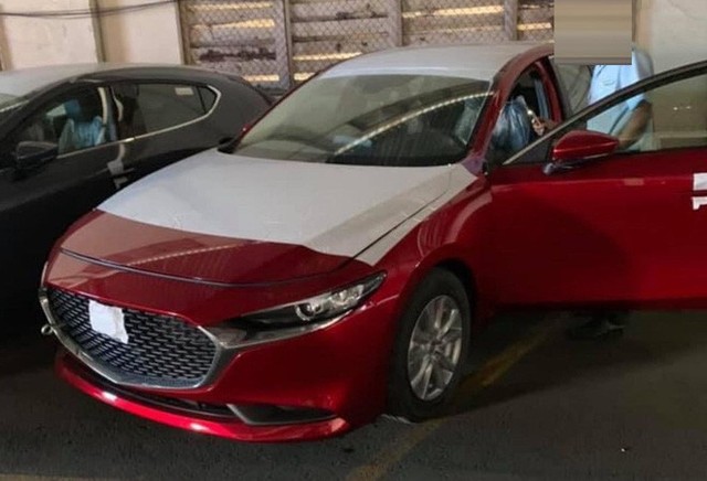 Mazda 3 thế hệ mới lộ diện tại Việt Nam, dòng cũ giảm giá 20-30 triệu đồng - Ảnh 2.