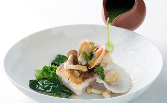 Điểm danh loạt nhà hàng sở hữu sao Michelin trên khắp Việt Nam, ăn một bữa là nhớ cả đời - Ảnh 2.