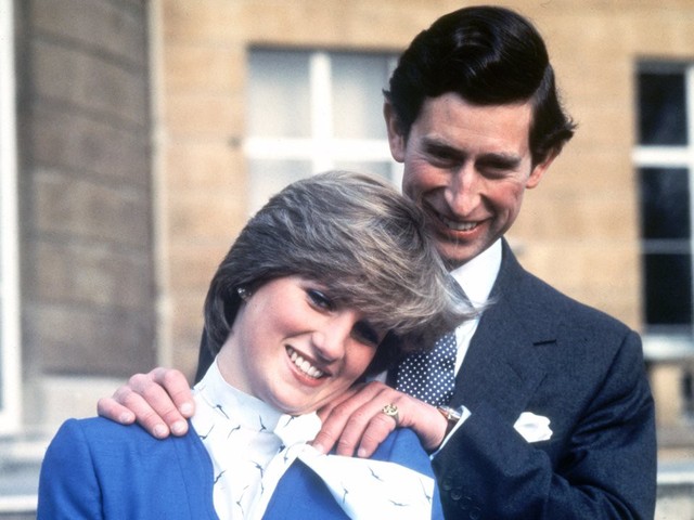  Công nương Diana: Cuộc đời đẫm nước mắt của đoá hồng nước Anh xinh đẹp, tài hoa nhưng bạc mệnh  - Ảnh 4.