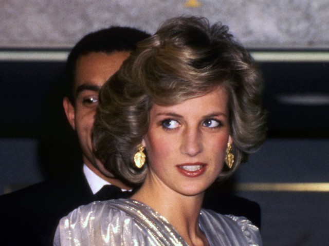 Công nương Diana: Cuộc đời đẫm nước mắt của đoá hồng nước Anh xinh đẹp, tài hoa nhưng bạc mệnh - Ảnh 17.