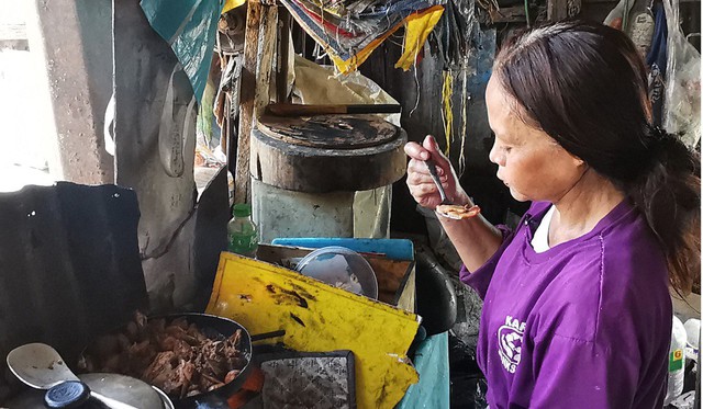 Pagpag: Từ cơm thừa canh cặn trong thùng rác biến thành món ăn không thể chối từ của những người sống dưới đáy xã hội ở Philippines - Ảnh 6.