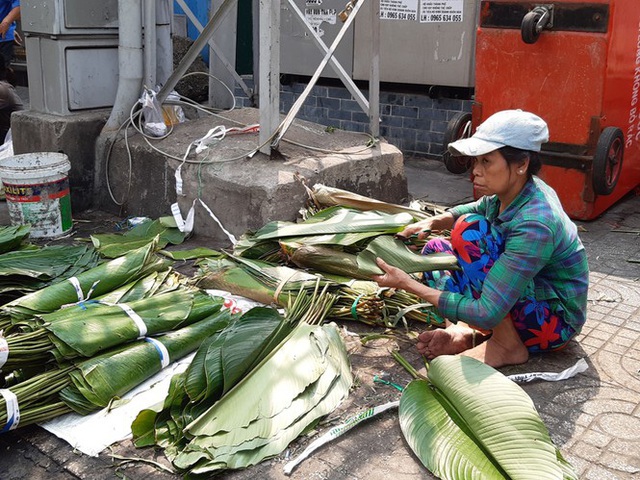 Chợ lá dong nửa thế kỷ ở Sài Gòn ế ẩm do heo tăng giá - Ảnh 2.
