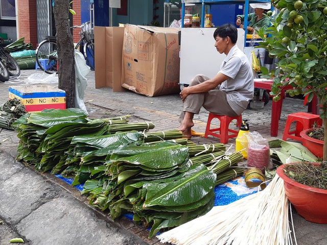 Chợ lá dong nửa thế kỷ ở Sài Gòn ế ẩm do heo tăng giá - Ảnh 3.