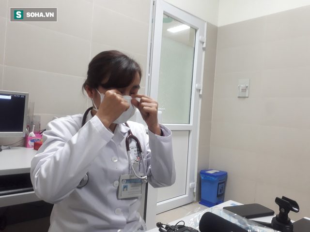 Bác sĩ hướng dẫn đeo khẩu trang y tế đúng cách để phòng lây nhiễm virus corona - Ảnh 1.
