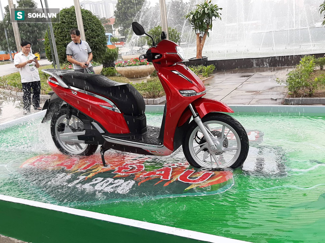 Xe máy made in Vietnam giống SH nhưng giá chỉ bằng 1/3 bị Honda Việt Nam dằn mặt - Ảnh 2.