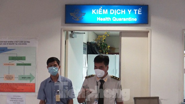 Quy trình kiểm dịch khách từ vùng dịch Hàn Quốc về sân bay Tân Sơn Nhất - Ảnh 8.
