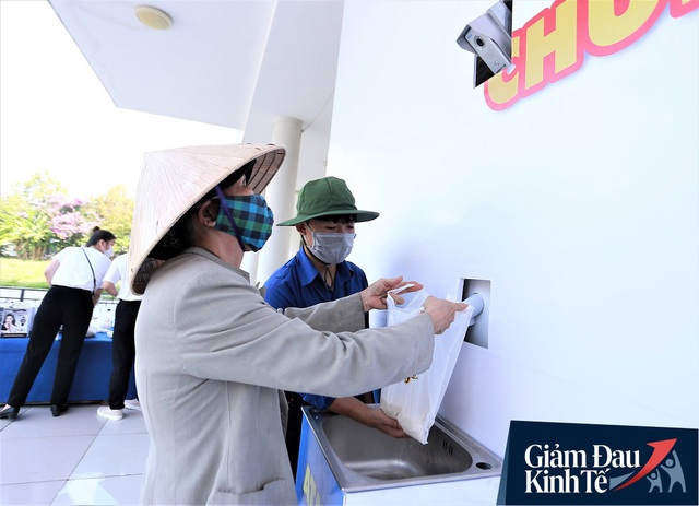 ATM gạo tự động đầu tiên ở Đà Nẵng: Không phân biệt bạn đi xe gì, ai cần cứ đến lấy! - Ảnh 6.