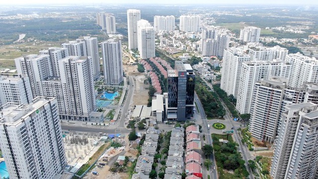 Ken đặc chung cư trên con đường ngoại ô Sài Gòn nhìn từ trên cao - Ảnh 9.