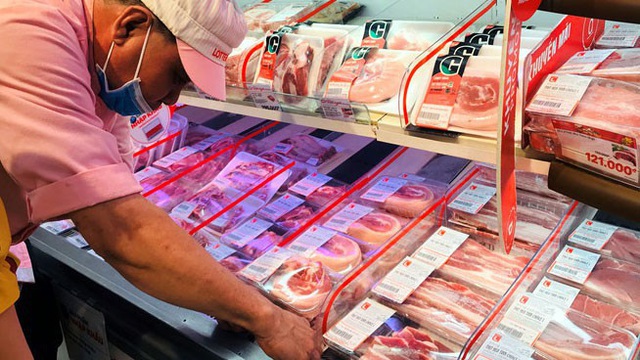 Việt Nam nhập khẩu 50.000 tấn thịt lợn từ đầu năm để tăng nguồn cung - Ảnh 1.