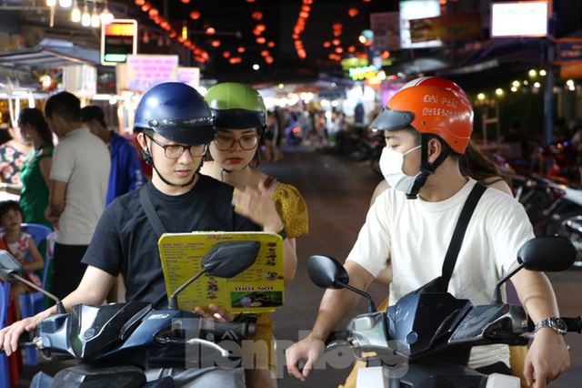 Chợ lớn nhất Phú Quốc nhộn nhịp sau giãn cách xã hội - Ảnh 21.