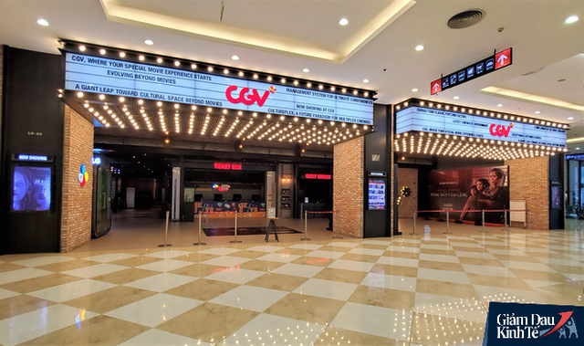  Rạp chiếu phim ở Hà Nội làm điều chưa từng trong ngày đầu mở cửa trở lại mùa Covid-19 - Ảnh 6.