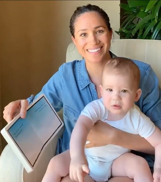 Vợ chồng Meghan Markle đang sống trong sợ hãi, dư luận chỉ thương bé Archie phải gánh chịu hậu quả từ cha mẹ - Ảnh 2. Vợ chồng Meghan Markle đang sống trong sợ hãi, dư luận chỉ thương bé Archie phải gánh chịu hậu quả từ cha mẹ - Ảnh 2.