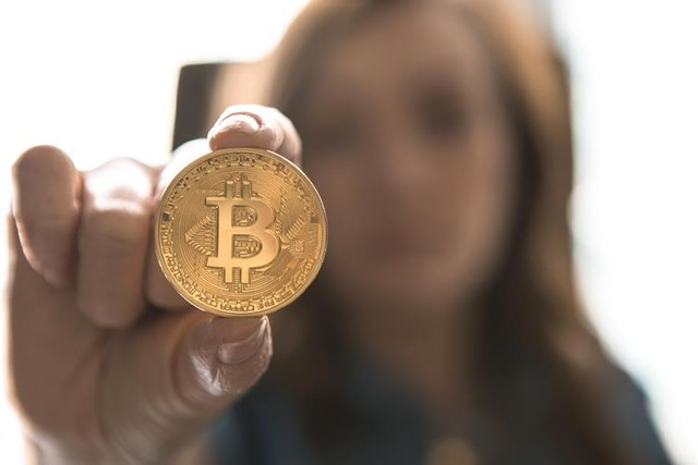 Bitcoin chạm ngưỡng 9.000 USD - Ảnh 1.