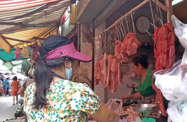 Heo thịt Thái Lan vừa đến cửa khẩu, heo C.P liền giảm giá - Ảnh 1.