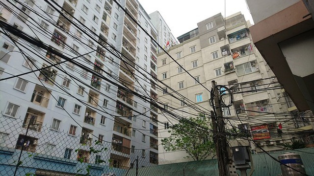 Ngột ngạt các khu chung cư mini ở ngõ nhỏ Hà Nội giữa cái nắng đổ lửa - Ảnh 17.
