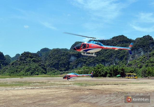 Đi Tràng An bằng máy bay: những vị khách đầu tiên đã được bay thử nghiệm ngắm cố đô trên trực thăng - Ảnh 3.