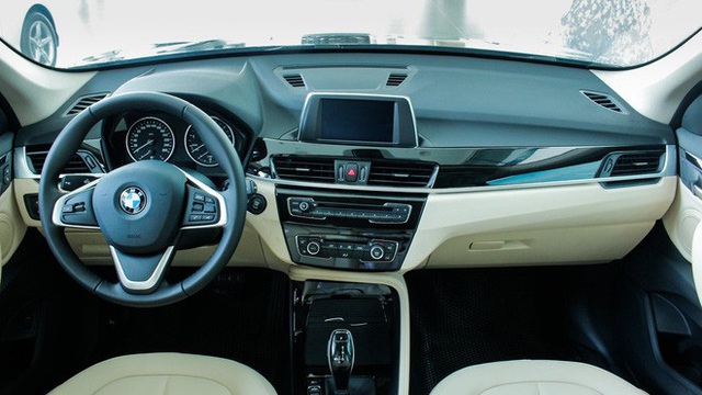 BMW X1 giảm kỷ lục hơn 300 triệu đồng, giá lần đầu chạm đáy 1,549 tỷ đồng tại đại lý - Ảnh 2.