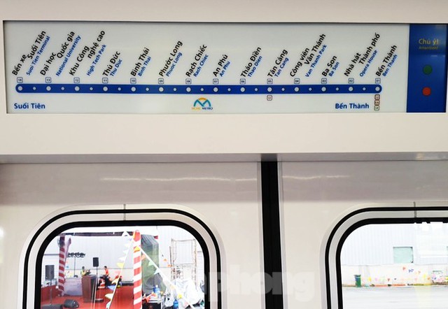 Có gì bên trong đoàn tàu metro số 1 của TPHCM? - Ảnh 8.