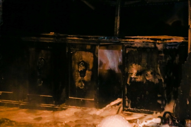 Cháy cơ sở kinh doanh ga ở Hà Nội, 5 người bị mắc kẹt bên trong - Ảnh 7.
