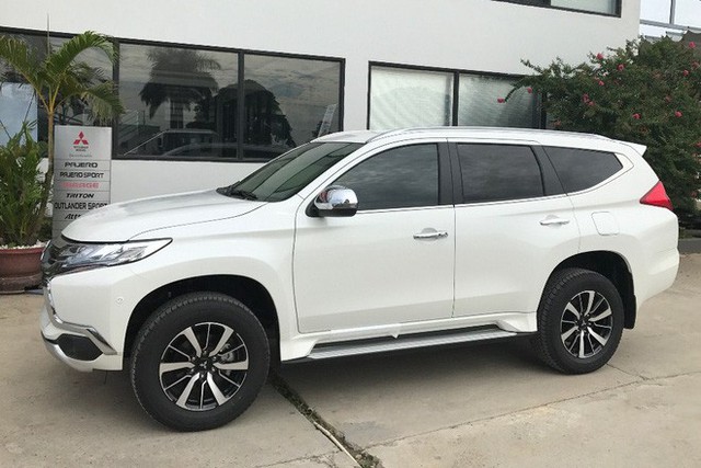 Sắp ‘tuyệt chủng’, Mitsubishi Pajero Sport máy xăng tồn kho xả hàng giảm giá 250 triệu đồng - Ảnh 2.