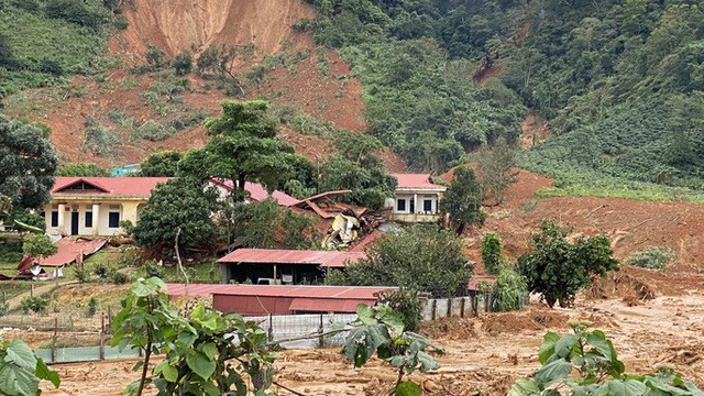 [VIDEO]: Toàn cảnh vụ sạt lở khiến 22 cán bộ, chiến sĩ bị vùi lấp ở Quảng Trị  - Ảnh 8.