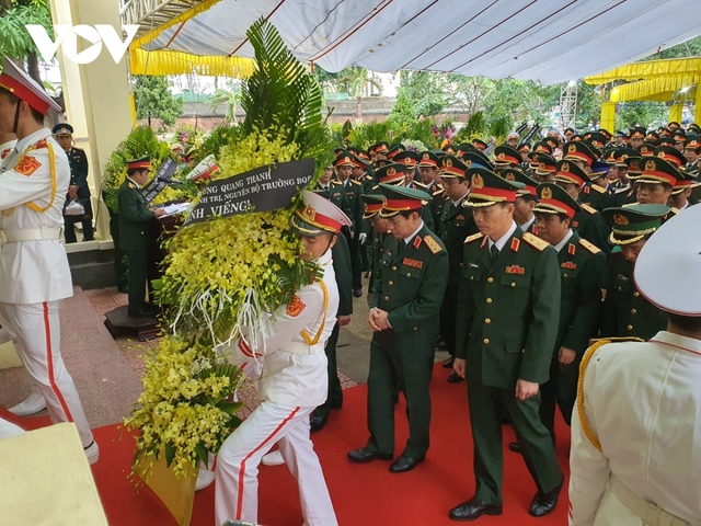 Xúc động Lễ viếng và truy điệu 13 liệt sĩ hy sinh khi tìm kiếm cứu nạn tại Rào Trăng 3 - Ảnh 11.