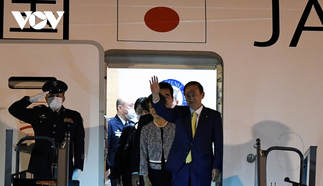Hình ảnh Thủ tướng Suga Yoshihide và đoàn cấp cao Nhật Bản đến Nội Bài  - Ảnh 10.