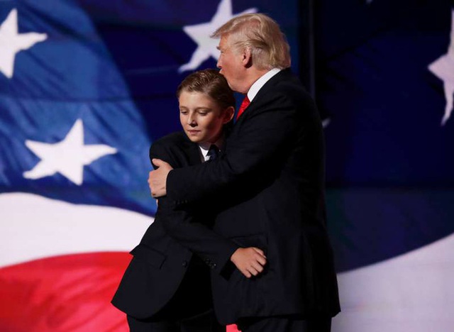 Hoàng tử Nhà Trắng Barron Trump: Xuất thân hơn người, học cực giỏi nhưng lý do ánh mắt luôn buồn bã khiến ai cũng thương cảm - Ảnh 2.