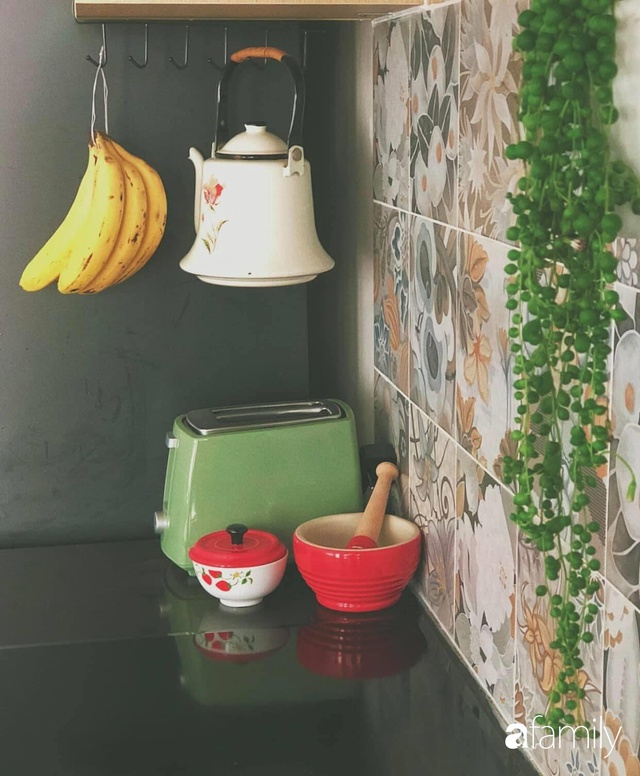 Căn bếp Vintage chỉ 6m² nhưng đẹp lãng mạn của bà mẹ trẻ yêu thích sưu tầm đồ gốm ở Hà Nội - Ảnh 8.