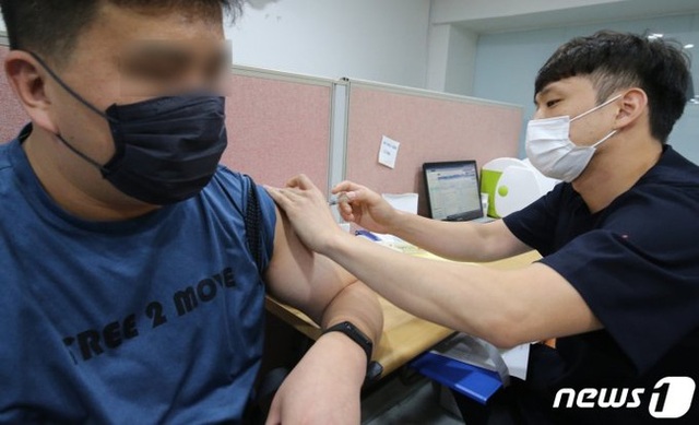 Hàn Quốc: 5 người tử vong sau khi tiêm vaccine phòng cúm, nguyên nhân cụ thể đang được làm rõ - Ảnh 2.