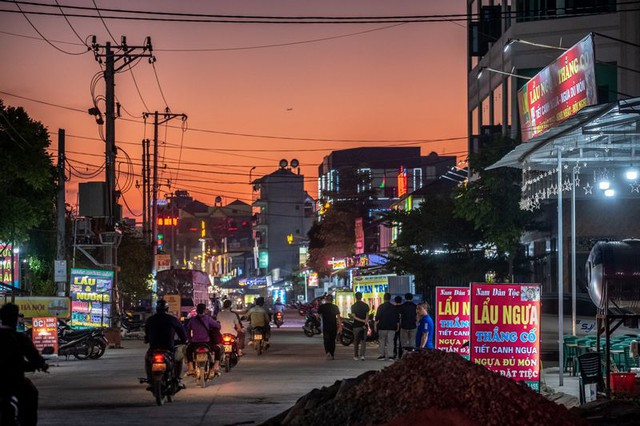 Bloomberg: Chuỗi cung ứng Apple dịch chuyển tạo ra sự phát triển bùng nổ cho vùng nông thôn Việt Nam - Ảnh 3. Bloomberg: Chuỗi cung ứng Apple dịch chuyển tạo ra sự phát triển bùng nổ cho vùng nông thôn Việt Nam - Ảnh 3.