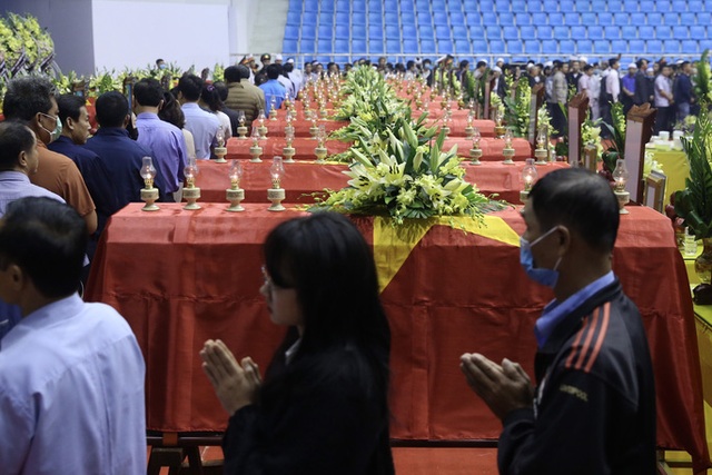  Hình ảnh xúc động lễ truy điệu 22 cán bộ, chiến sĩ hy sinh ở Quảng Trị  - Ảnh 4.