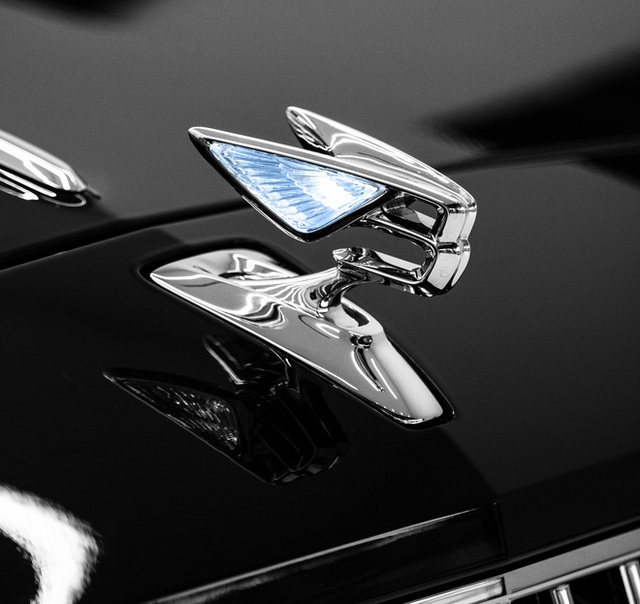 Cận cảnh Bentley Flying Spur First Edition đầu tiên tại Việt Nam, giá bán lên tới 30 tỷ đồng - Ảnh 6.