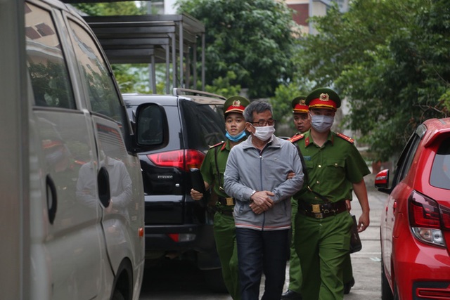 Triệu tập hơn 100 người đến phiên tòa xử đại án thất thoát hơn 1.600 tỷ tại BIDV liên quan ông Trần Bắc Hà - Ảnh 3.