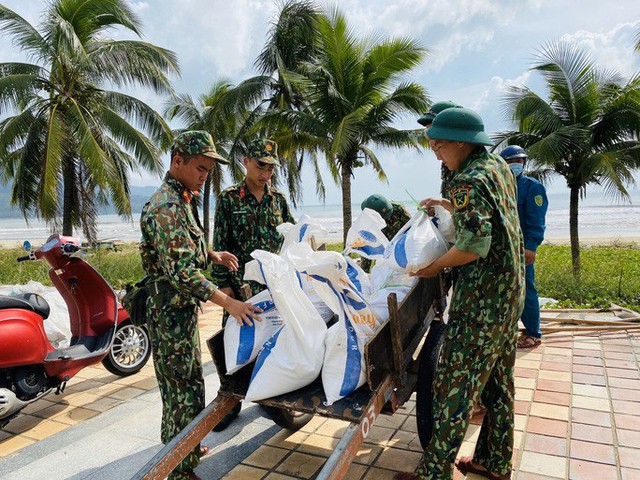  Bão số 9: Đà Nẵng chính thức yêu cầu người dân không ra khỏi nhà từ 20 giờ tối nay, 27-10  - Ảnh 4.